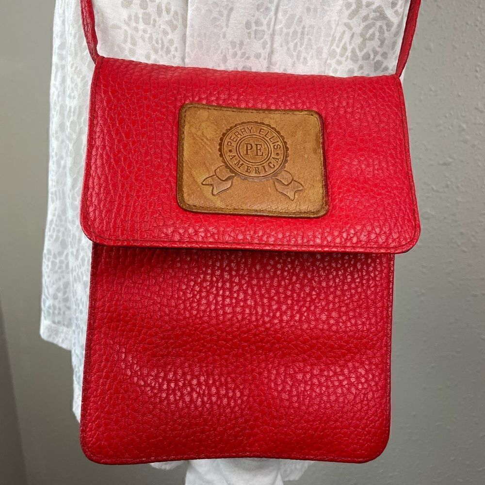 Perry Ellis America Leather Shoulder Bag EUC